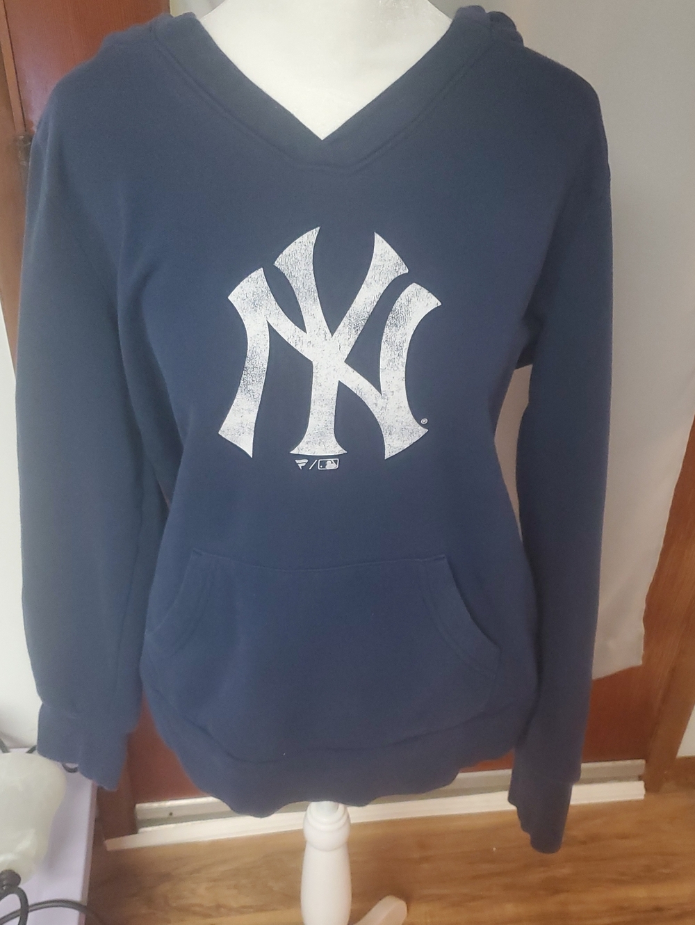 Fanatics Navy New York Yankees V-Neck Pullover Hoodie